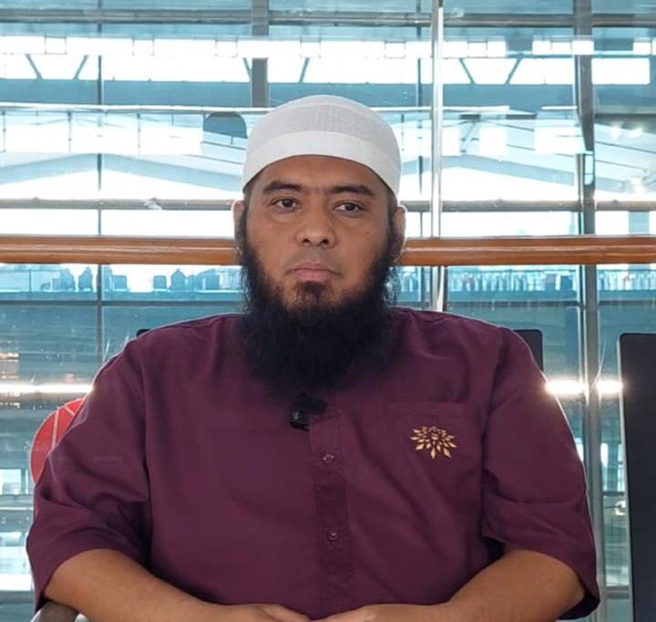 USTADZ RAHMAT HIDAYAT SYAMSURIZAL, LC. M.A
