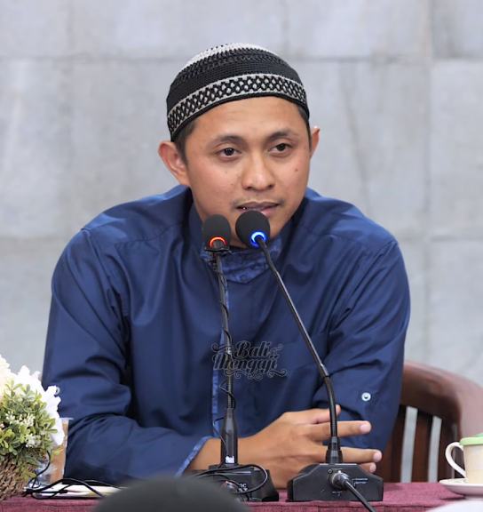 USTADZ DR. MUSYAFFA’ AD DARINY, M.A